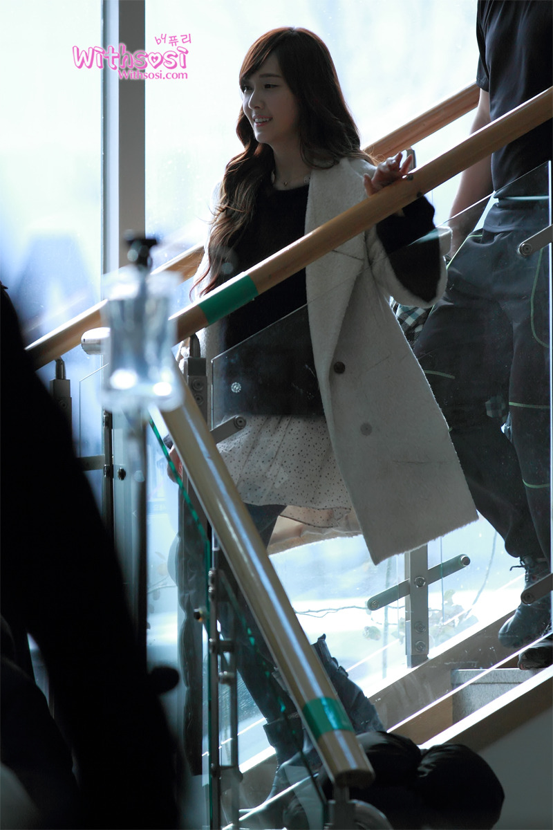 [OTHER][20-01-2012]Jessica tại trường quay của bộ phim "Wild Romance" - Page 16 12611A3B4F33B4EE10E3AF