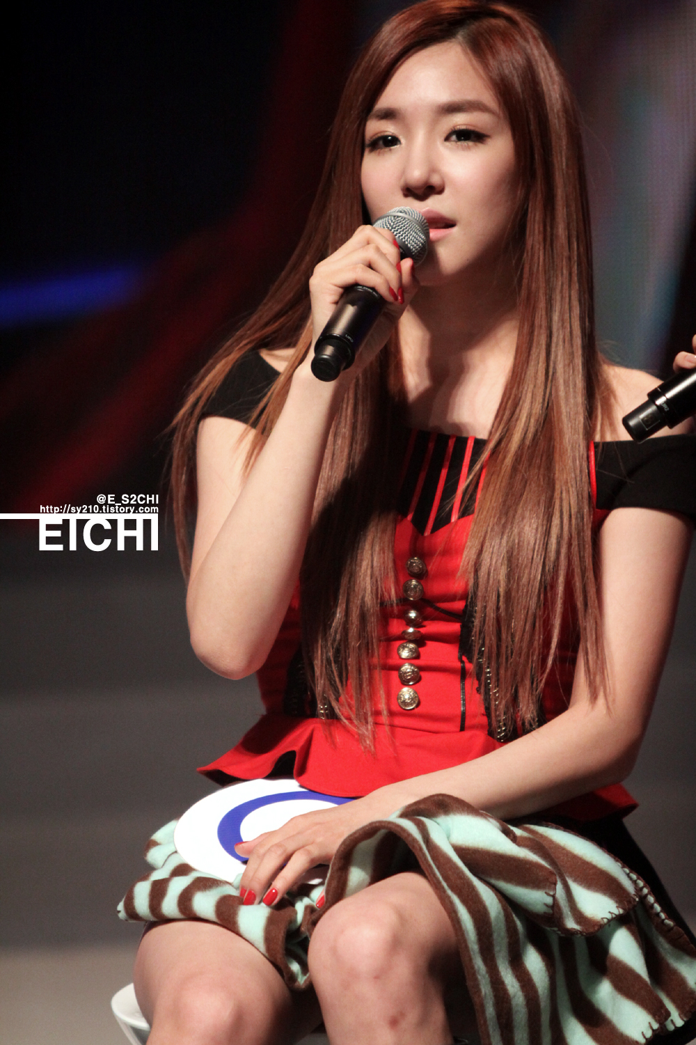 [PIC][01-09-2012]SNSD tại buổi Giao lưu và Ký tặng cho fan hâm mộ được tổ chức bởi thương hiệu "LOOK" vào chiều nay - Page 6 161745495043135628E5D0