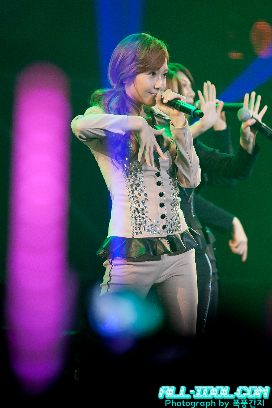 [PIC][21-10-2012]SNSD biểu diễn tại "GS&Concert" vào tối nay - Page 6 170C4F36508692D1254C04