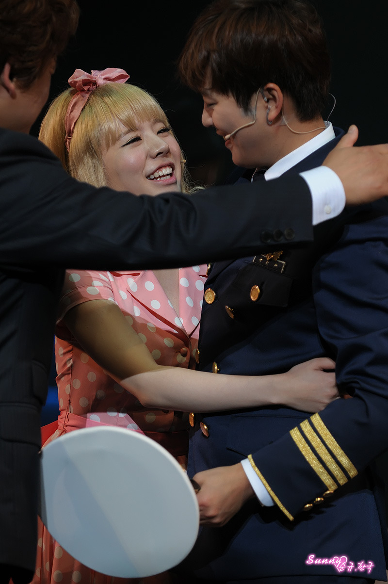 [OTHER][12-06-2012]Selca mới nhất của Sunny và Park Kwang Hyun tại hậu trường "Catch Me If You Can"  - Page 11 204FC5494FAD530908B5A5