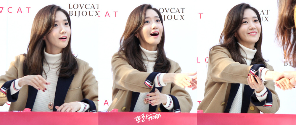 [PIC][24-10-2015]YoonA tham dự buổi fansign cho thương hiệu "LOVCAT" vào chiều nay - Page 6 210DDF47565AF0063C28CC