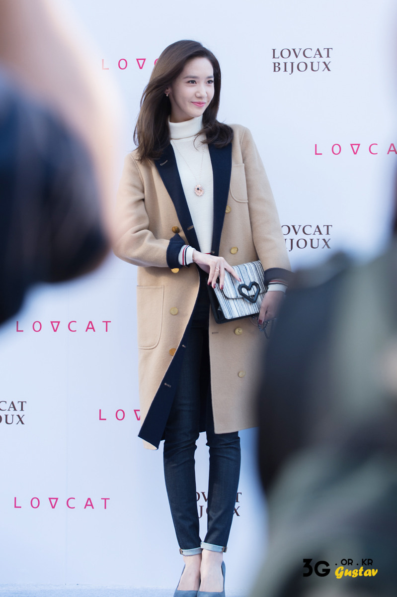[PIC][24-10-2015]YoonA tham dự buổi fansign cho thương hiệu "LOVCAT" vào chiều nay - Page 3 21358F39562CDCAE0B55E4