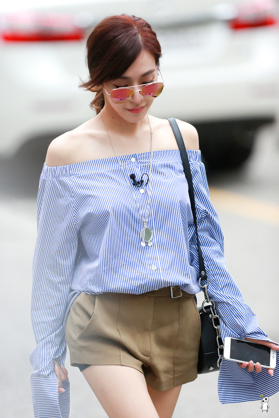 [PIC][01-07-2016]Tiffany xuất hiện tại tòa nhà KBS để quảng bá cho "SHUT UP" 216D273A577785232D9979