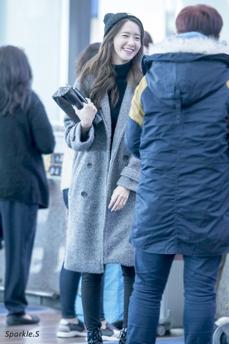 [PIC][31-10-2015]YoonA khởi hành đi Đài Loan để tham dự Fansign cho thương hiệu "H:CONNECT" vào sáng nay - Page 4 216E1A4A563A3105019EBB
