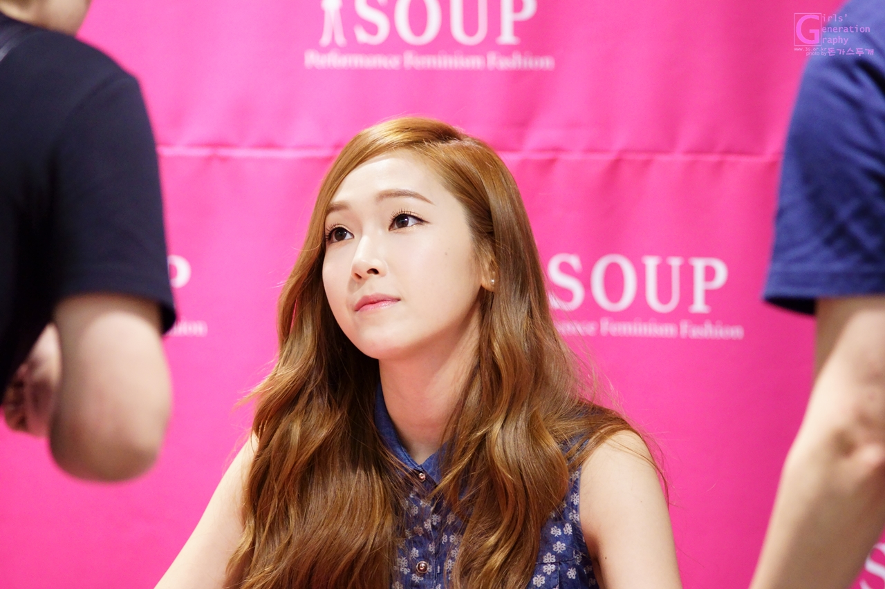 [PIC][04-04-2014]Jessica tham dự buổi fansign cho thương hiệu "SOUP" vào trưa nay - Page 3 23434638539DC1590325EC