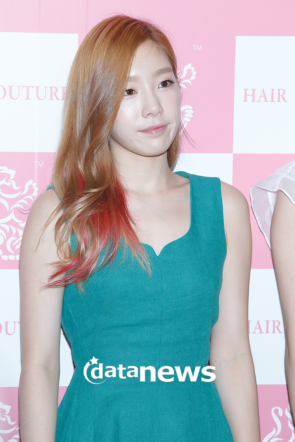 [PIC][26-07-2013]Tiffany - TaeYoen - SeoHyun và HyoYeon xuất hiện tại buổi fansign cho "Hair Couture" vào chiều nay 2420243D51F67028256313