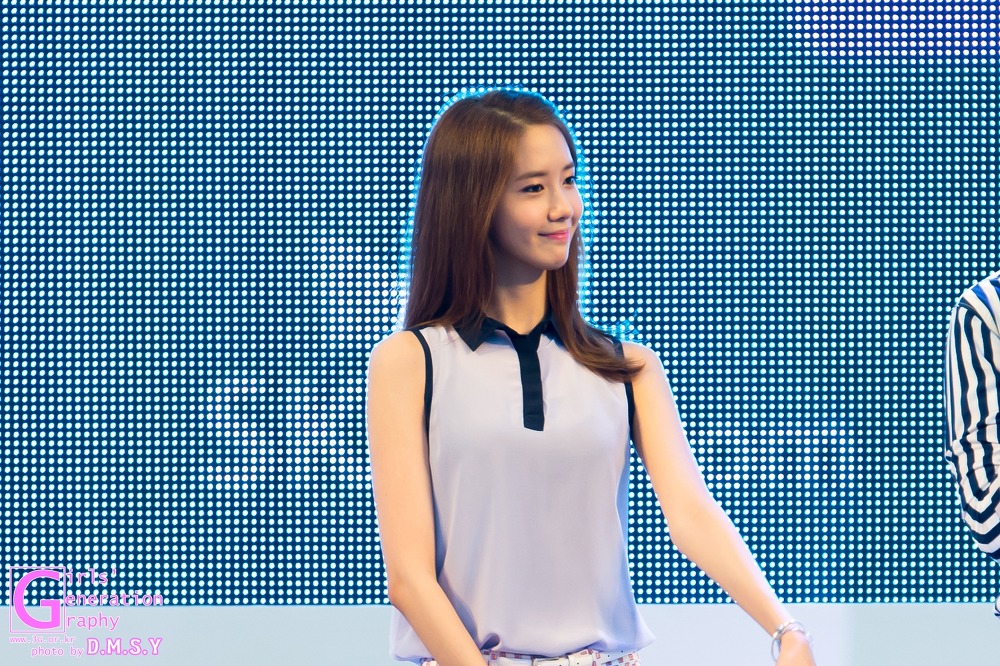 [PIC][29-07-2013]YoonA xuất hiện tại sự kiện SKT ở "Changwon Mechanical High School" cùng SHINee MinHo vào chiều nay  - Page 2 27204540521D727831B76D