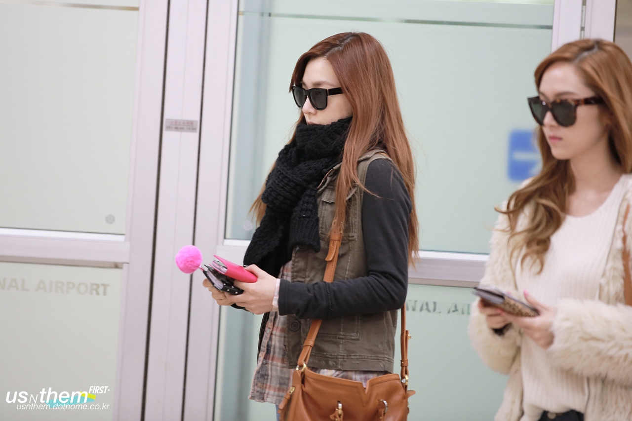 [PIC][06-12-2012]SNSD trở về Hàn Quốc vào chiều nay 01529F4E50C058071E3D97