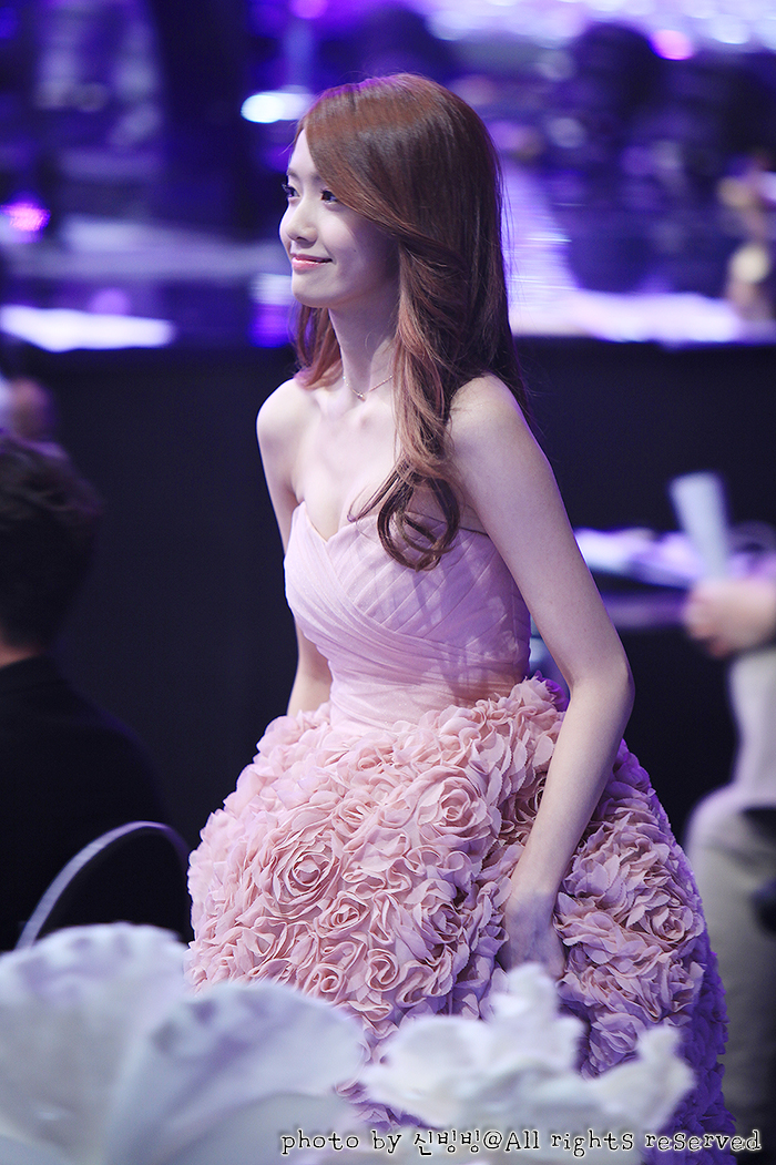 [PIC][31-12-2012]YoonA xuất hiện tại "KBS Drama Awards 2012" vào tối nay - Page 3 1654503350E46E0F1D554A