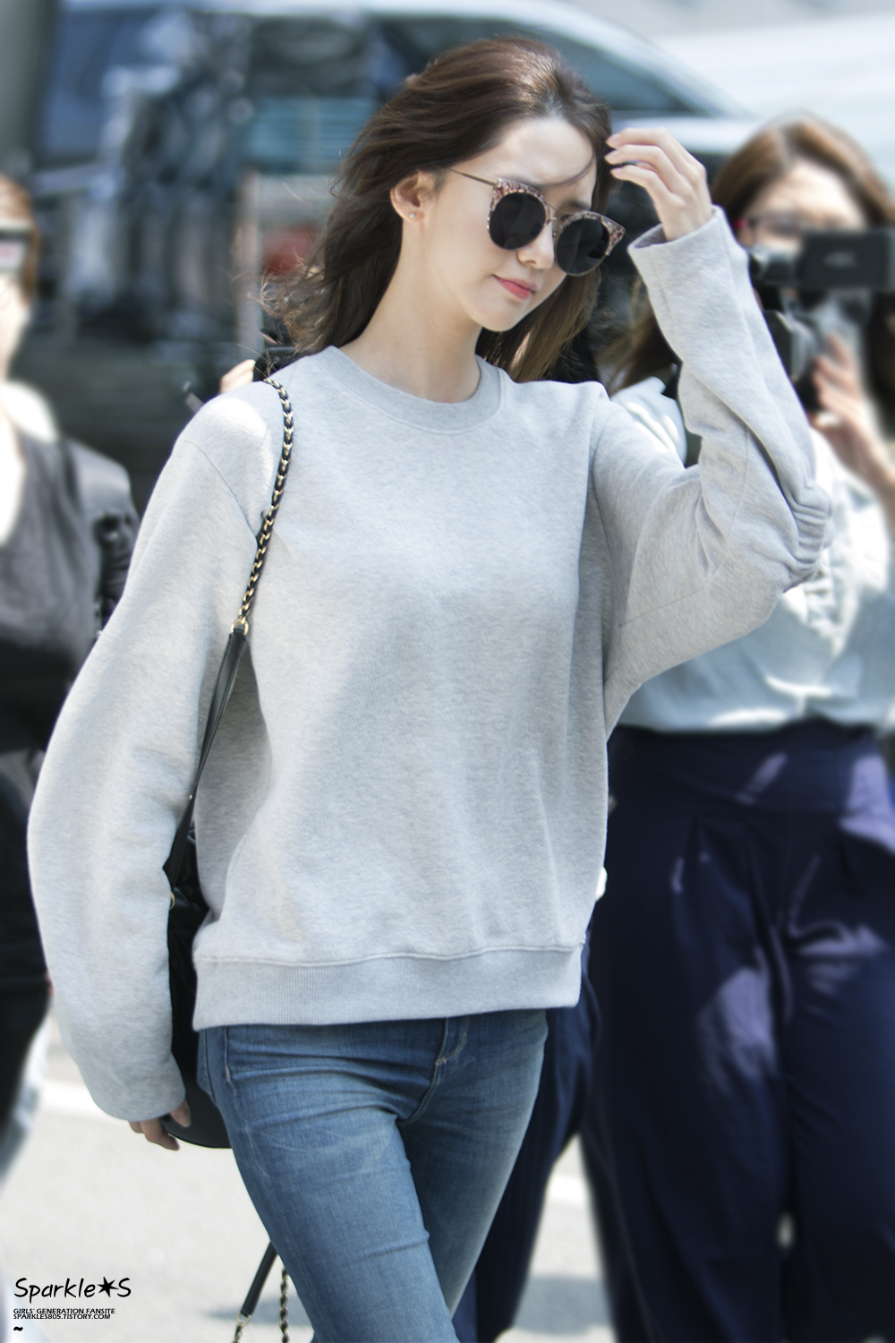 [PIC][14-09-2016]YoonA trở về Hàn Quốc vào trưa nay - Page 2 224DDF3957F3F9111F27E5