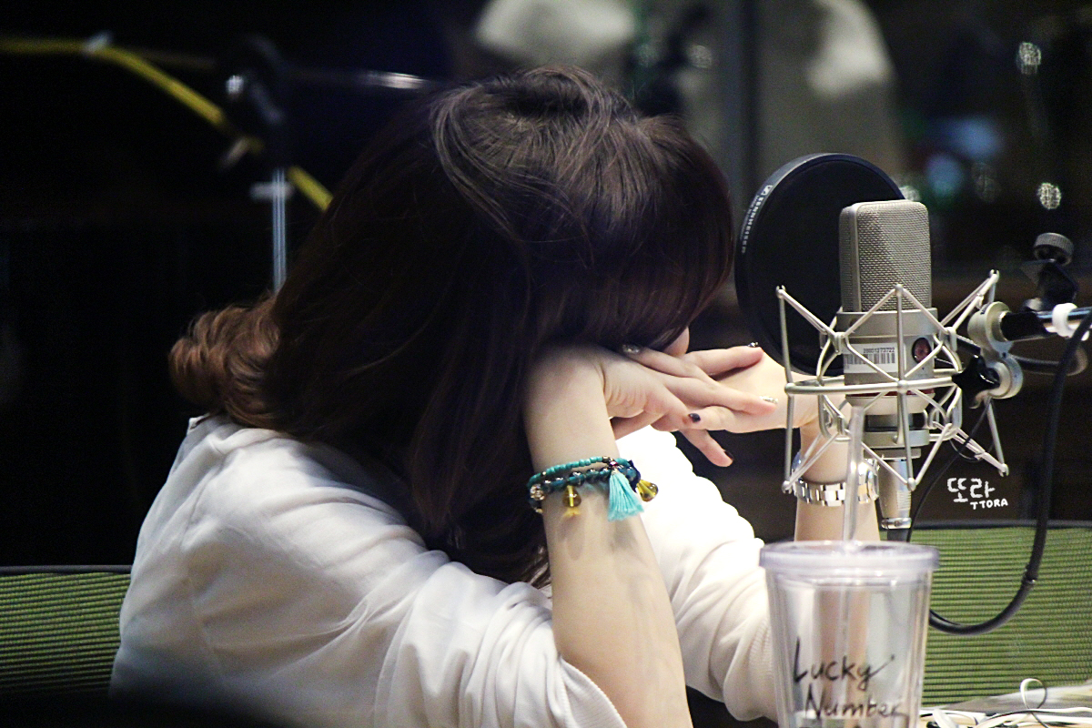 [OTHER][06-05-2014]Hình ảnh mới nhất từ DJ Sunny tại Radio MBC FM4U - "FM Date" - Page 15 2443C249540008CB019B6C
