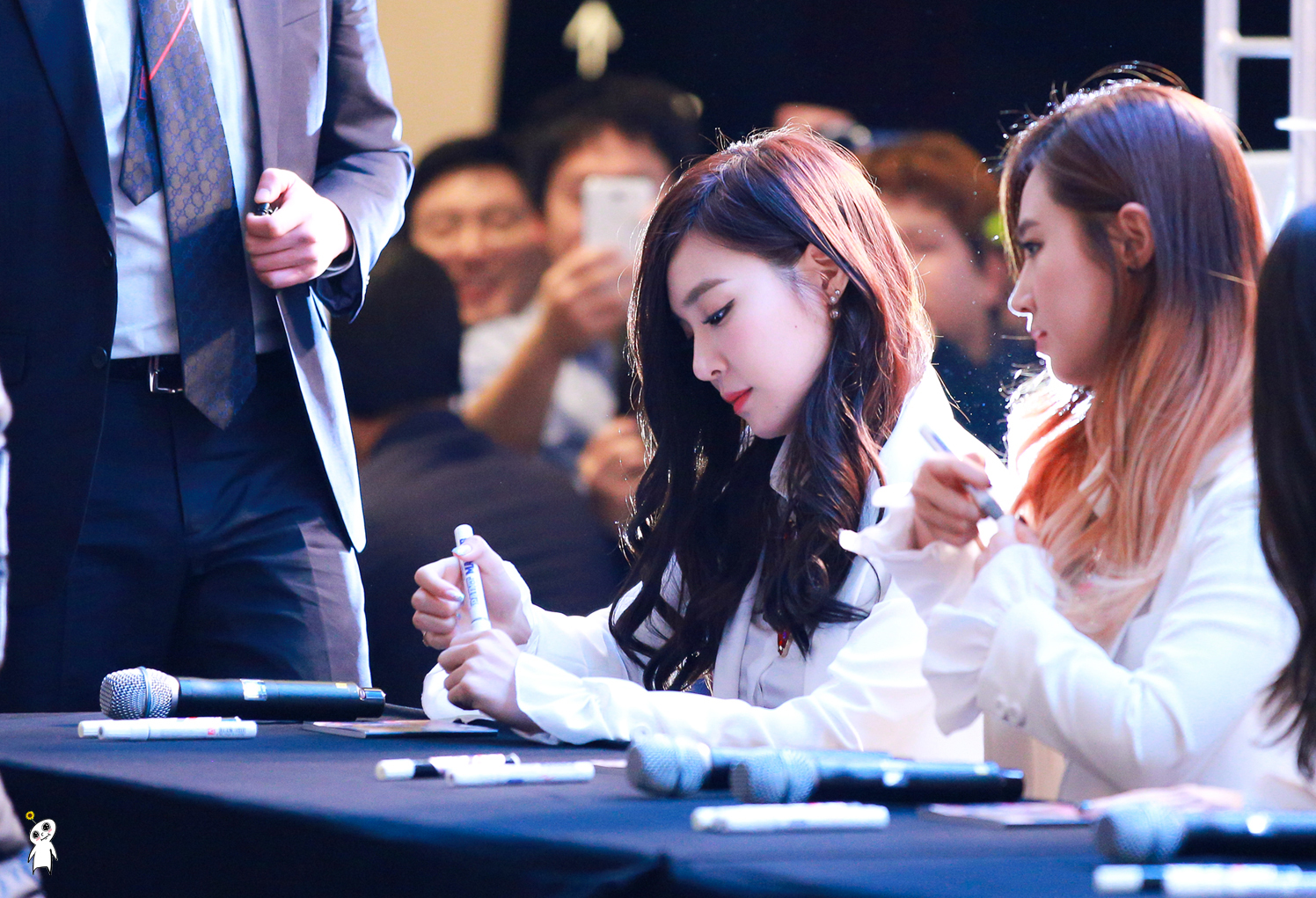 [PIC][14-03-2014]SNSD xuất hiện tại buổi fansign cho "Mr.Mr." vào tối nay  - Page 3 247067355323E7F92FC5C4