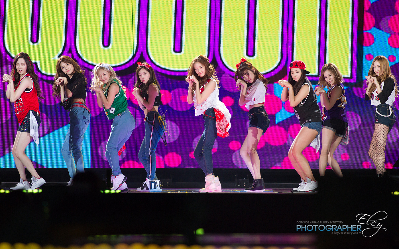 [PIC][01-09-2013]Hình ảnh mới nhất từ "Incheon Korean Music Wave 2013" của SNSD và MC YulTi vào tối nay - Page 2 2518DE3B522552A8105F5B