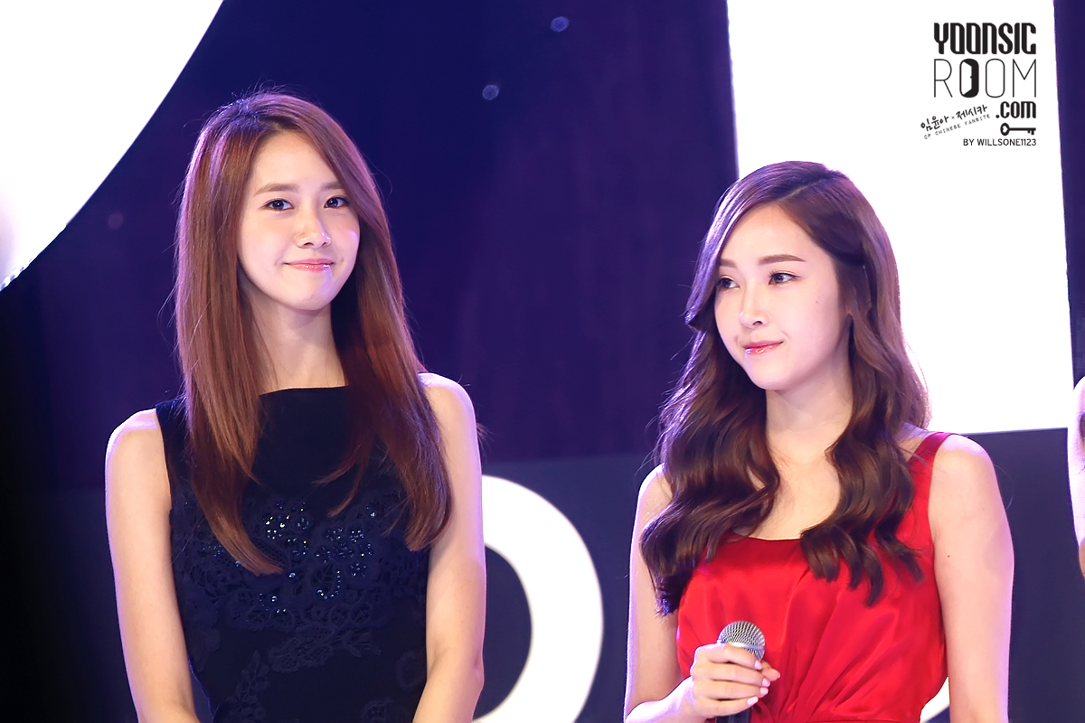 [PIC][20-10-2013]Jessica - YoonA và SeoHyun xuất hiện tại Thái Lan để tham dự "GiRL DE PROVENCE Thanks Party" vào tối nay - Page 15 25255344526BB0B124AACA