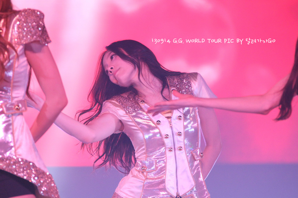[PIC][13-09-2013]SNSD khởi hành đi Indonesia để biểu diễn "2013 Girls' Generation World Tour ~Girls & Peace~ in JAKARTA" vào chiều nay - Page 11 276D4C46523C6559073BDD